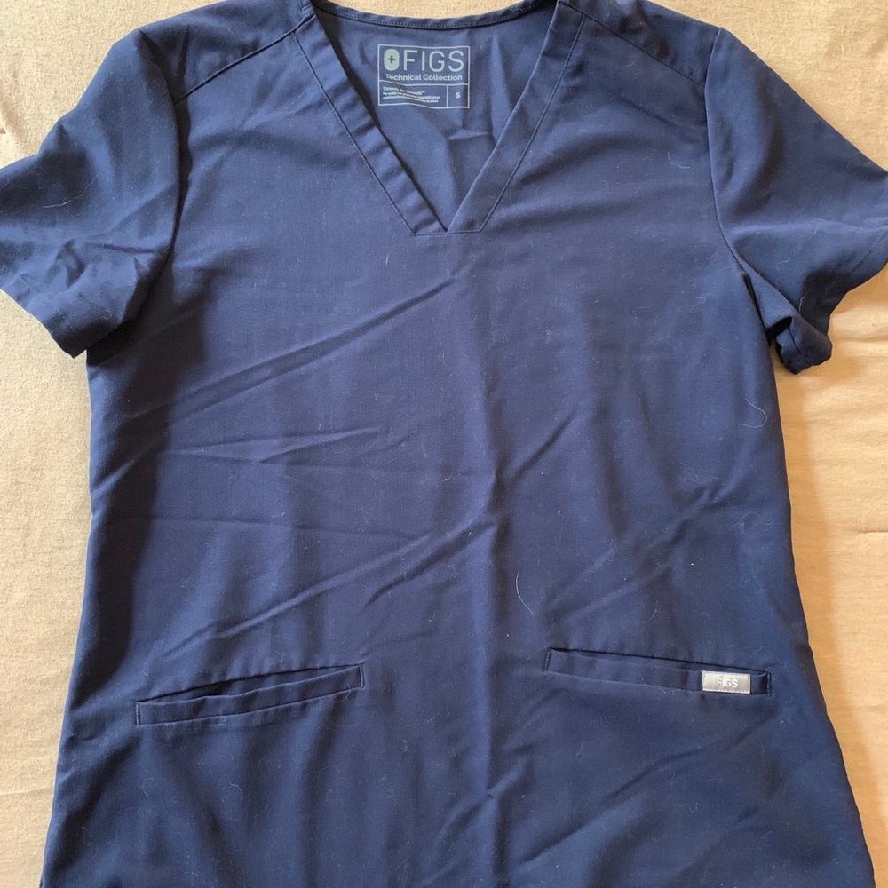FIGS NAVY BLUE CASMA SCRUB TOP (S)